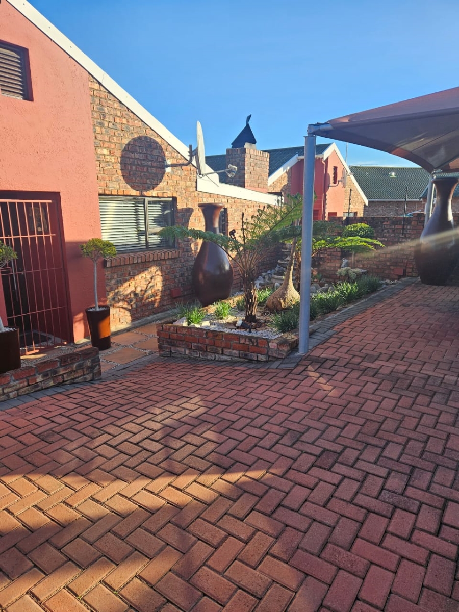 2 Bedroom Property for Sale in Strelitzia Park Eastern Cape